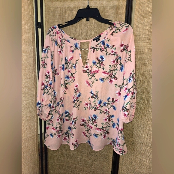 Philosophy Tops - Women's Philosophy Vented Sleeve Pink Floral Blush Pink Top Size Medium